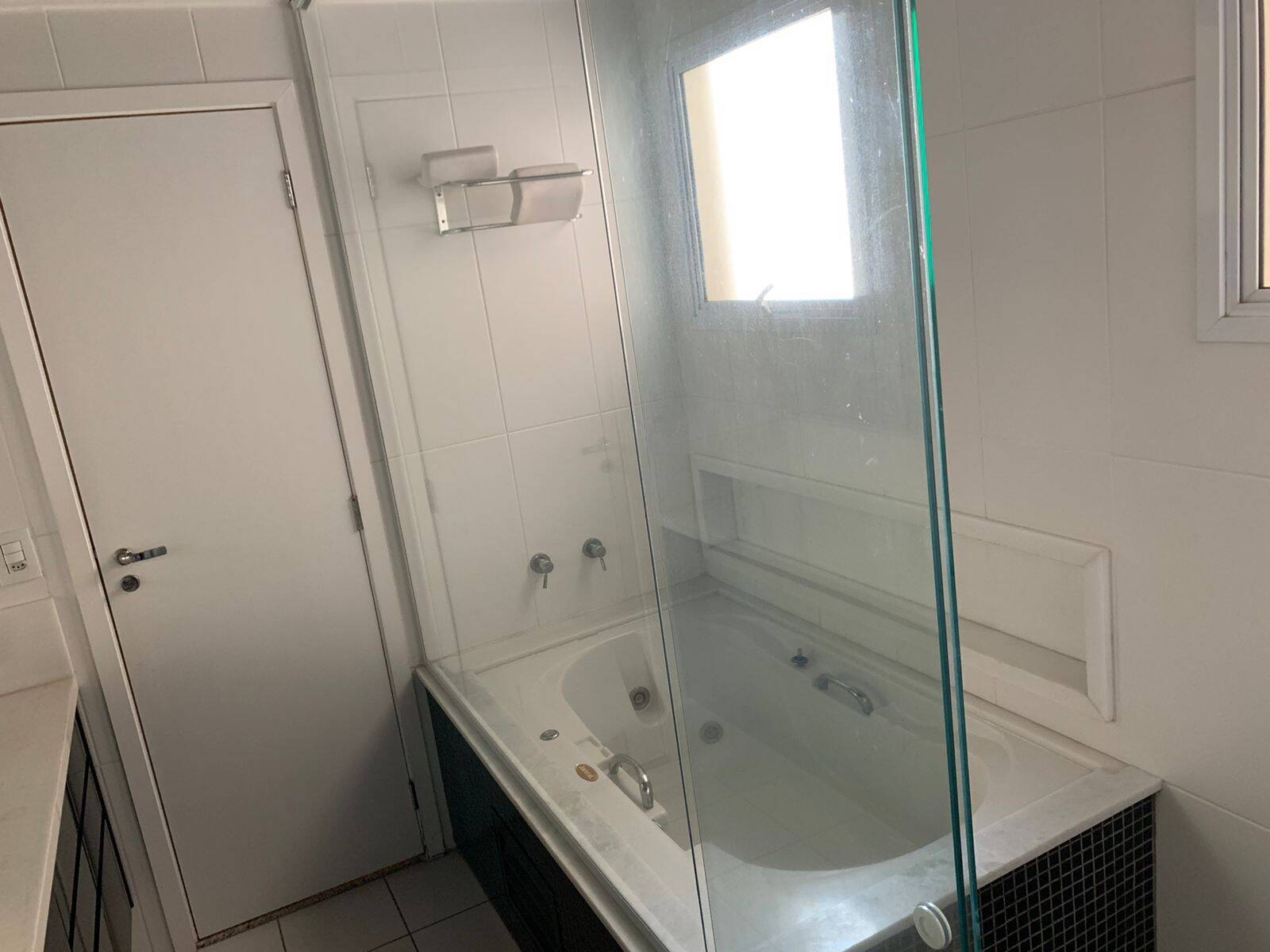 Apartamento à venda com 4 quartos, 216m² - Foto 18