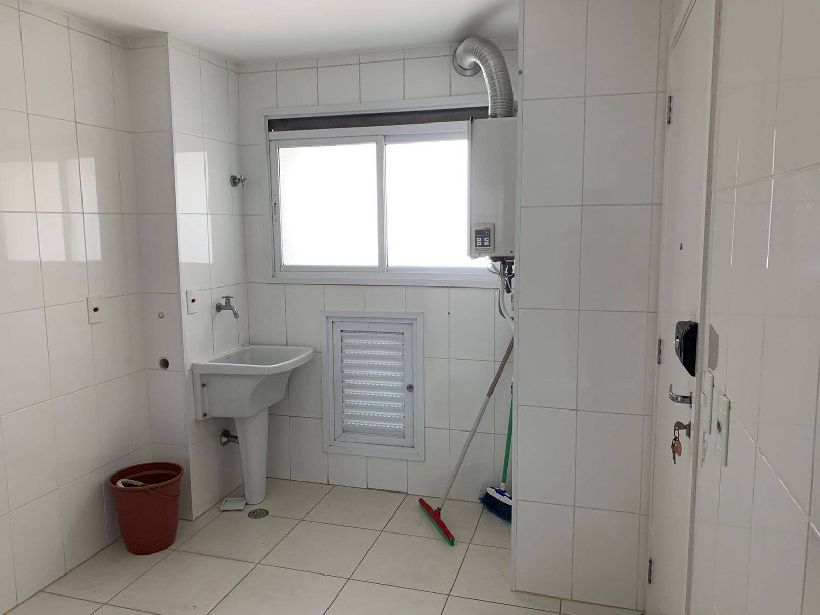 Apartamento à venda com 4 quartos, 216m² - Foto 19