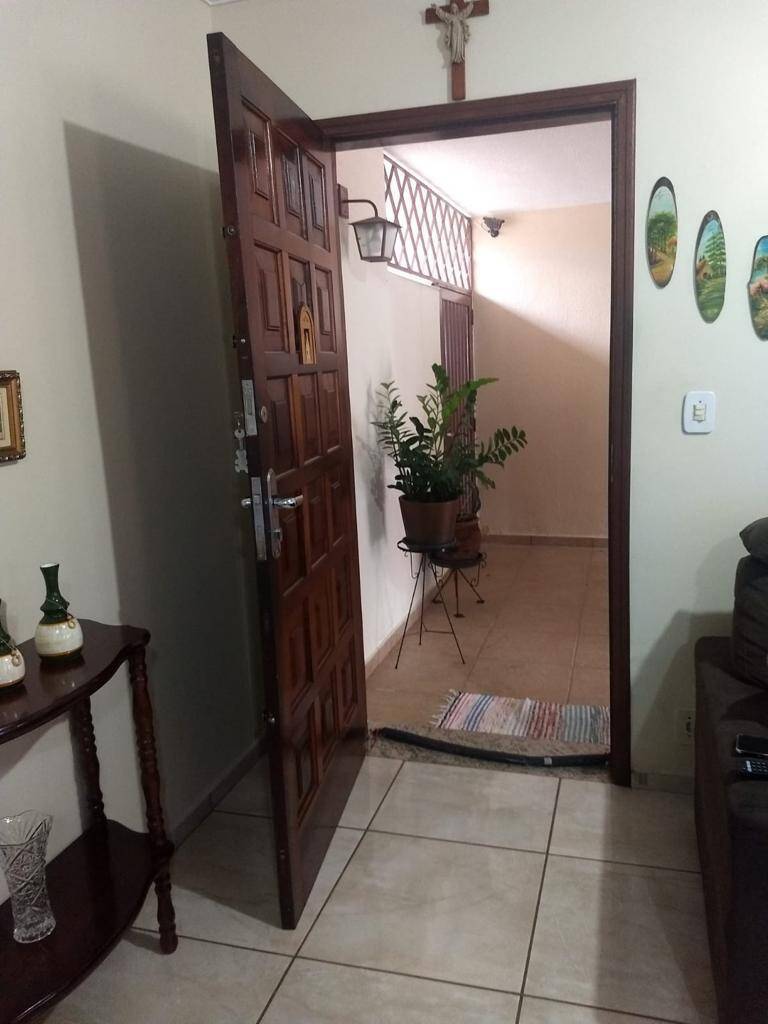 Casa à venda com 3 quartos, 250m² - Foto 12