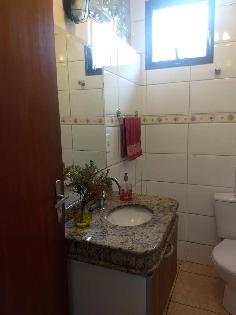 Casa à venda com 3 quartos, 250m² - Foto 26