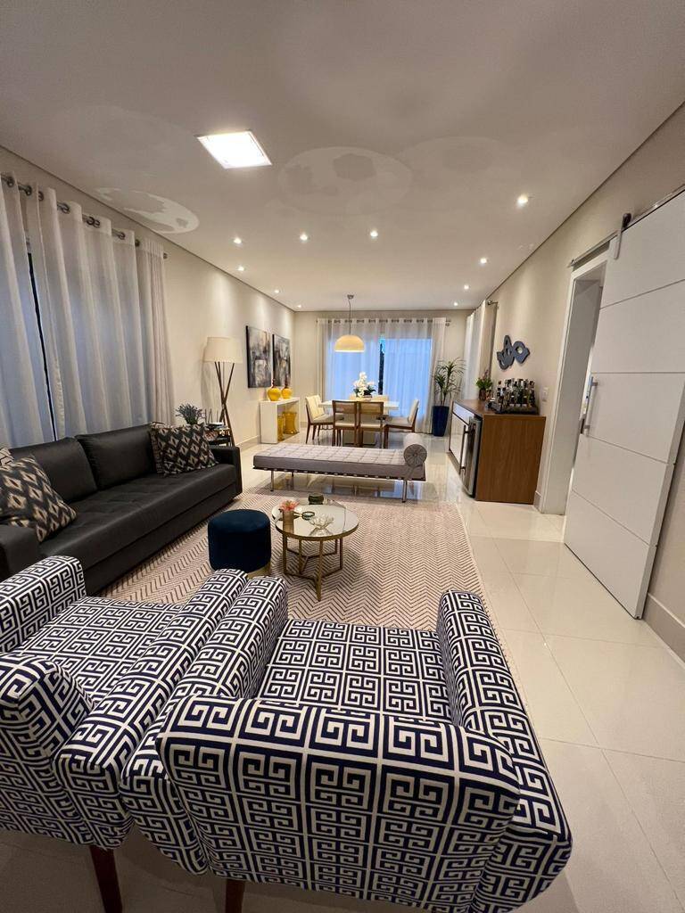 Casa à venda com 3 quartos, 265m² - Foto 1