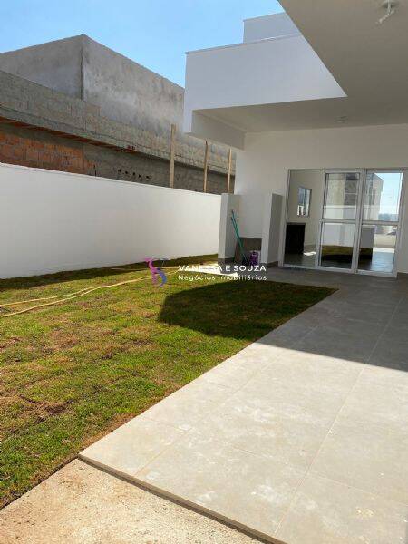 Casa de Condomínio à venda com 3 quartos, 150m² - Foto 3