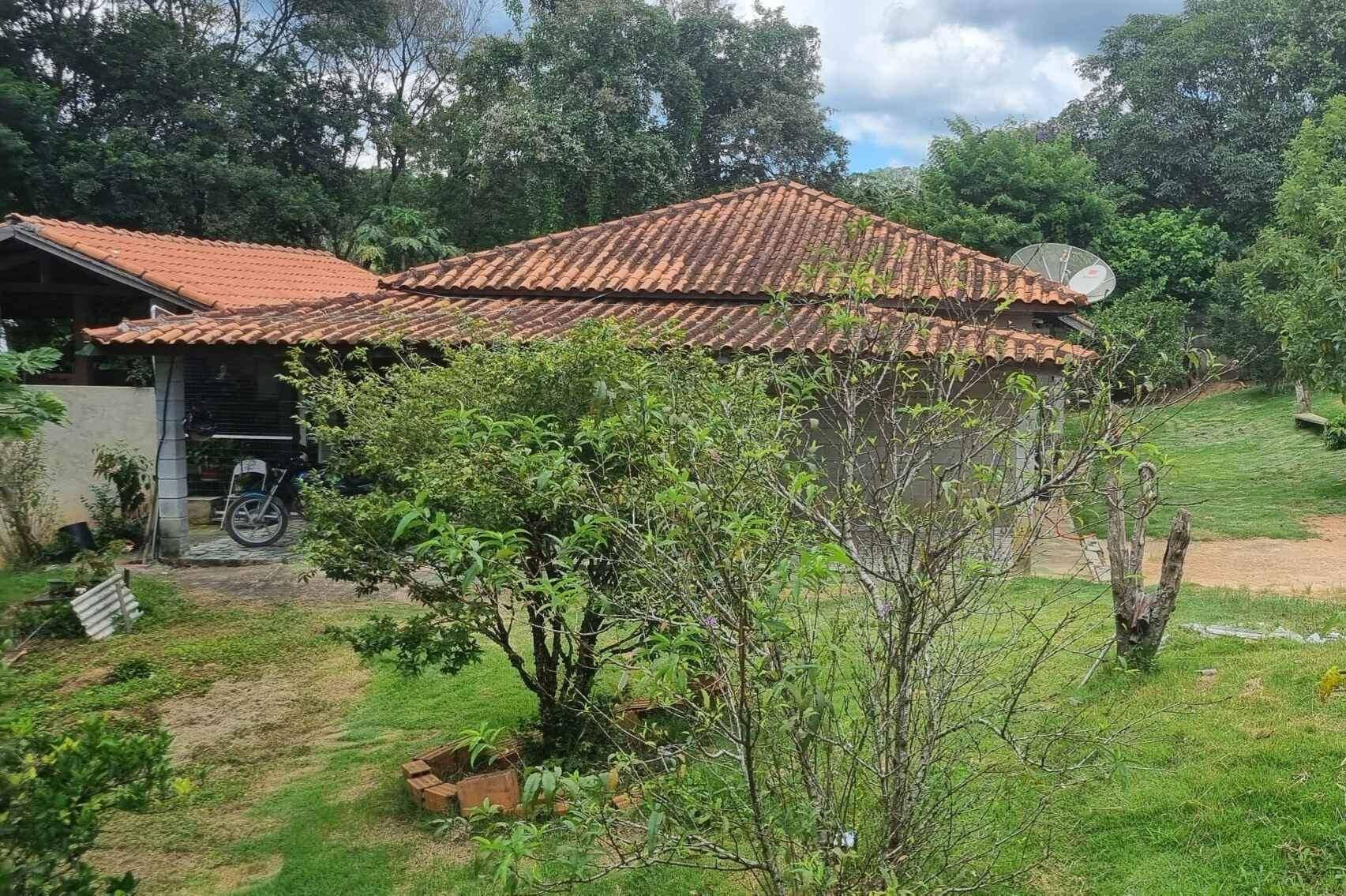 Fazenda à venda com 5 quartos, 250m² - Foto 1