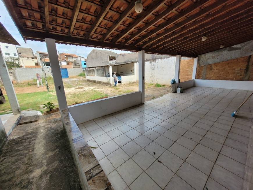 Fazenda à venda com 2 quartos, 600m² - Foto 2