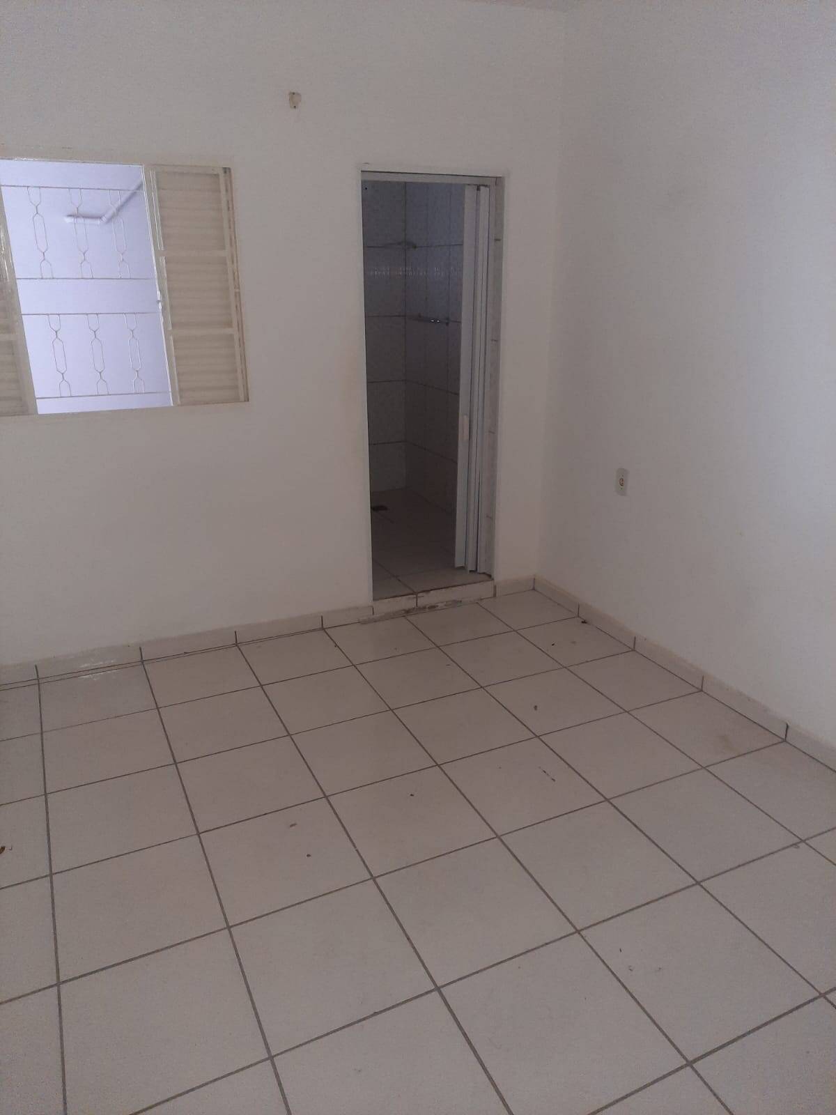 Casa à venda com 3 quartos, 200m² - Foto 2