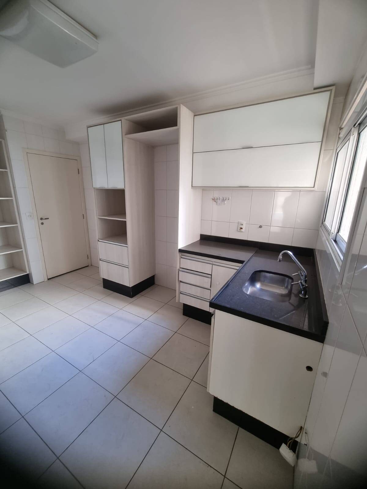 Apartamento para alugar com 3 quartos, 163m² - Foto 16