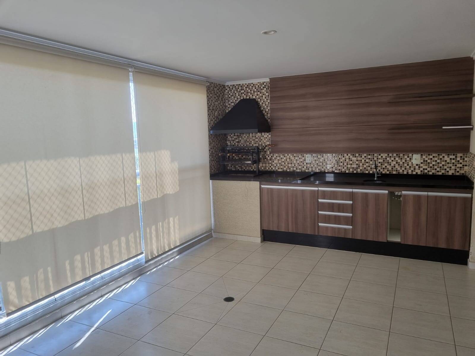 Apartamento para alugar com 3 quartos, 163m² - Foto 1