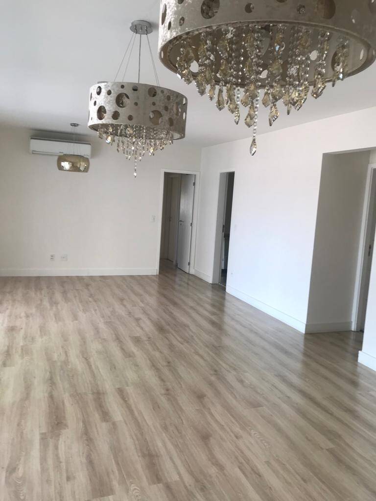 Apartamento para alugar com 3 quartos, 163m² - Foto 3