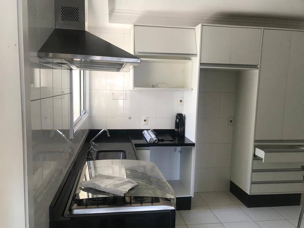 Apartamento para alugar com 3 quartos, 163m² - Foto 4