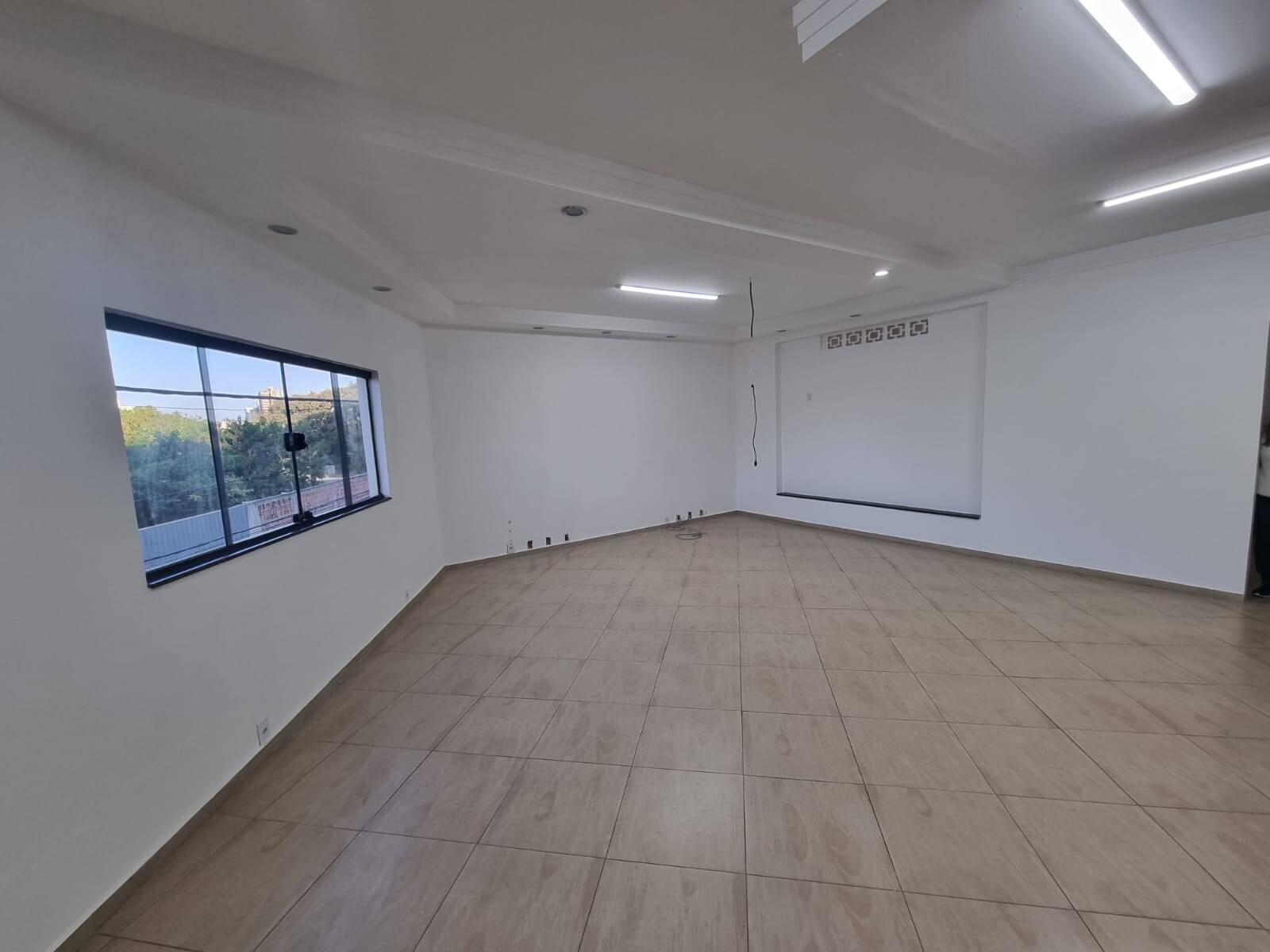 Prédio Inteiro para alugar, 600m² - Foto 1