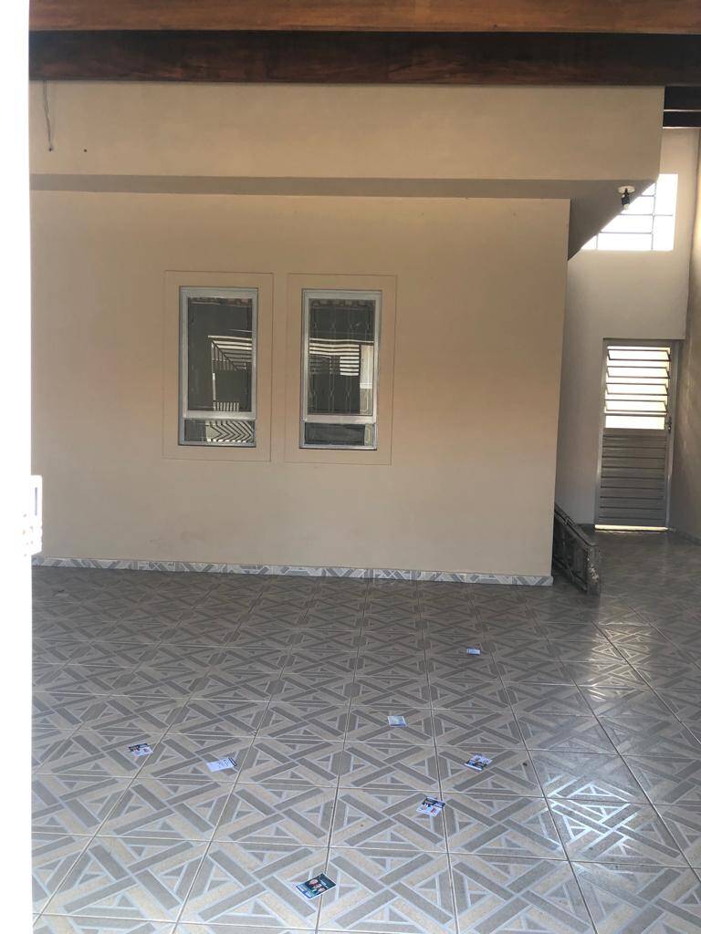 Casa à venda com 2 quartos, 110m² - Foto 2