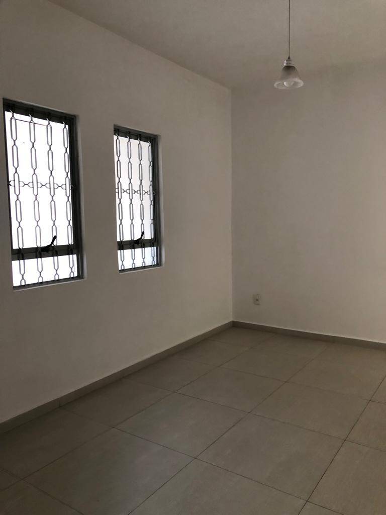 Casa à venda com 2 quartos, 110m² - Foto 5