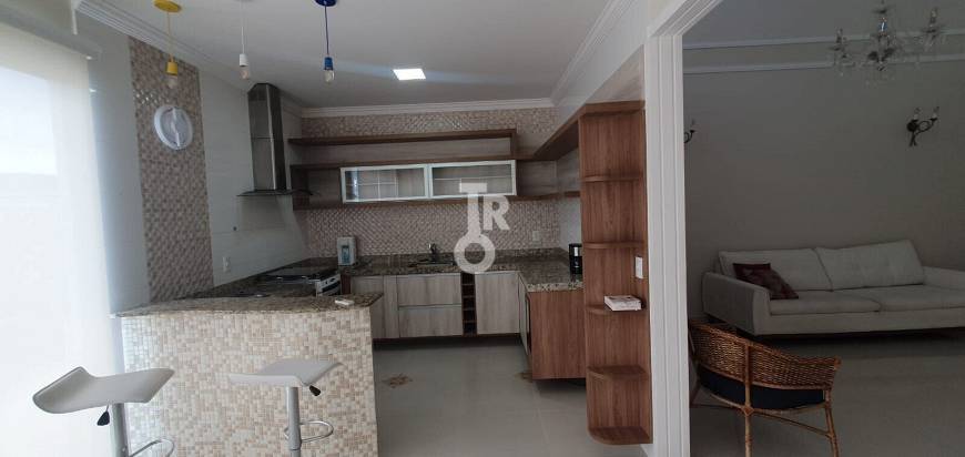 Casa de Condomínio à venda e aluguel com 3 quartos, 250m² - Foto 3