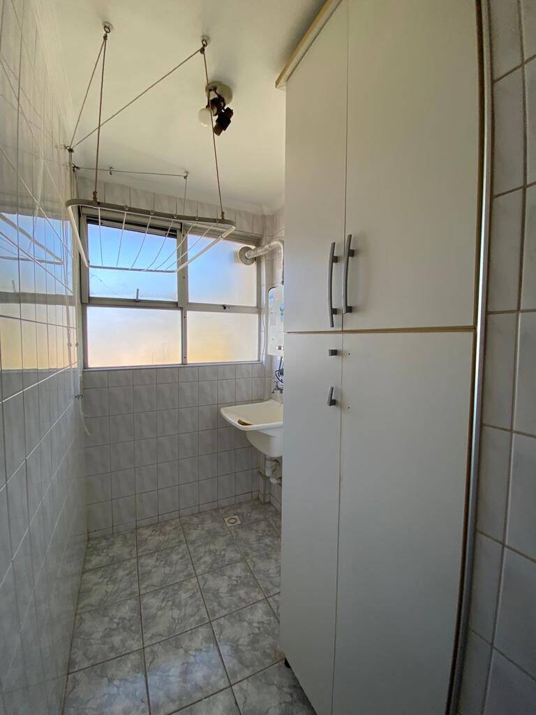 Apartamento para alugar com 2 quartos, 57m² - Foto 12