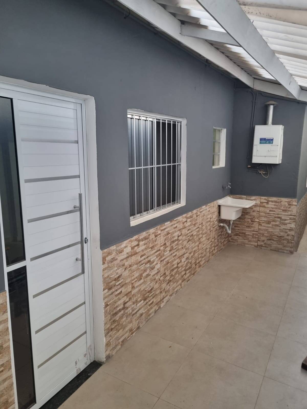 Casa à venda com 3 quartos, 120m² - Foto 1