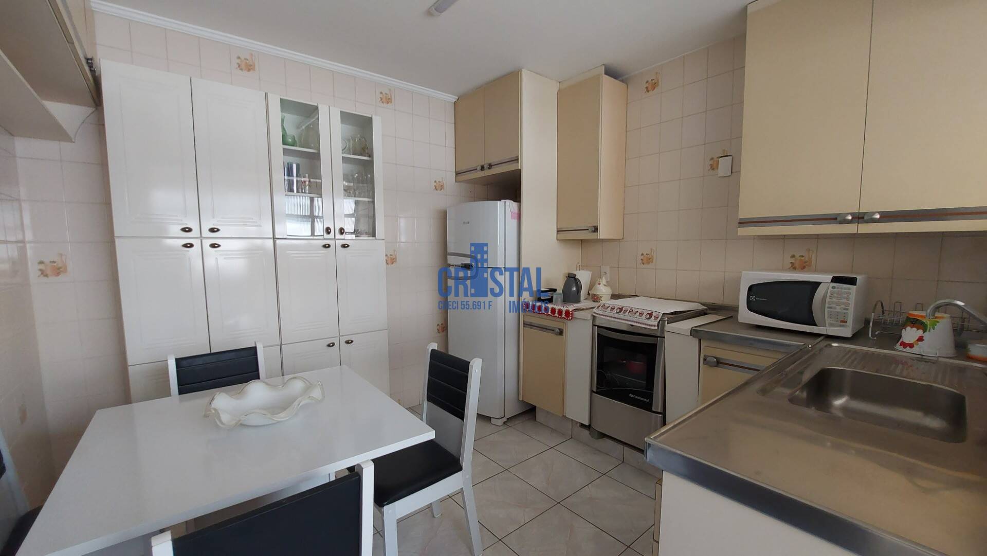 Apartamento à venda com 2 quartos, 75m² - Foto 17