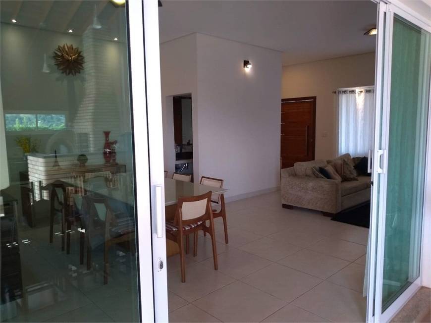 Casa para alugar com 4 quartos, 328m² - Foto 15