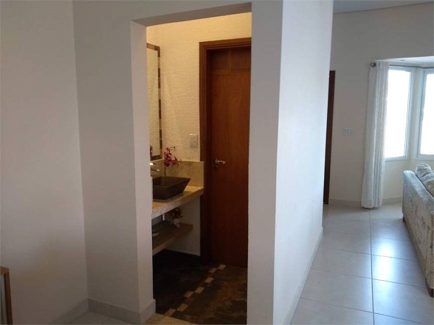 Casa para alugar com 4 quartos, 328m² - Foto 26