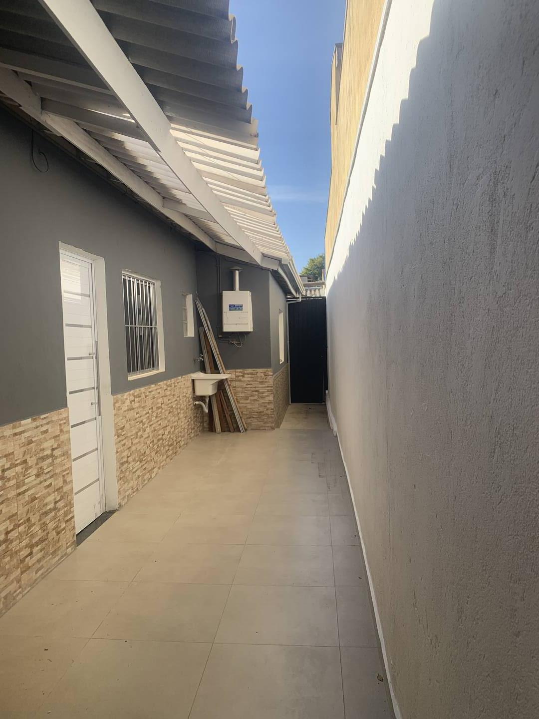 Casa à venda com 3 quartos, 120m² - Foto 2