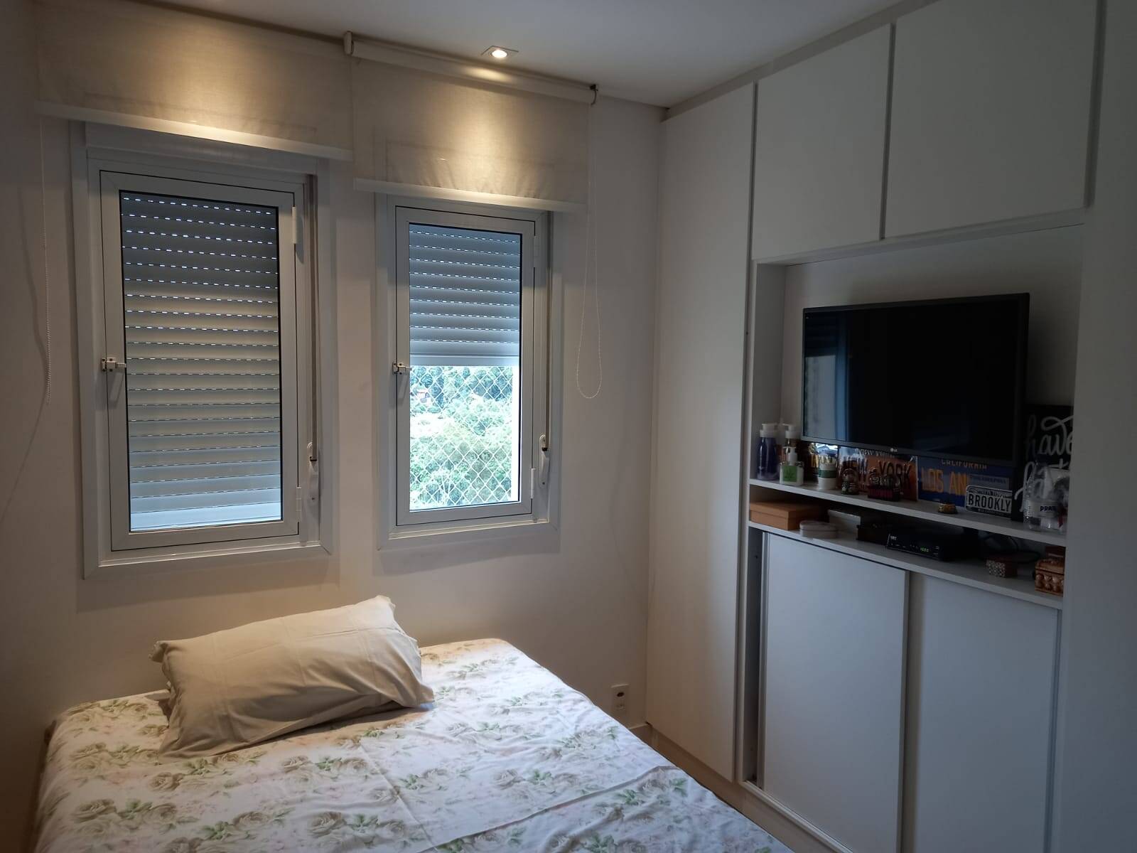 Apartamento à venda com 2 quartos, 85m² - Foto 2