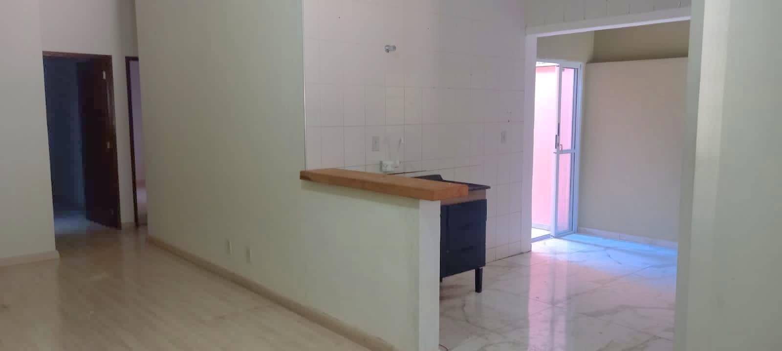 Casa à venda com 3 quartos, 125m² - Foto 1