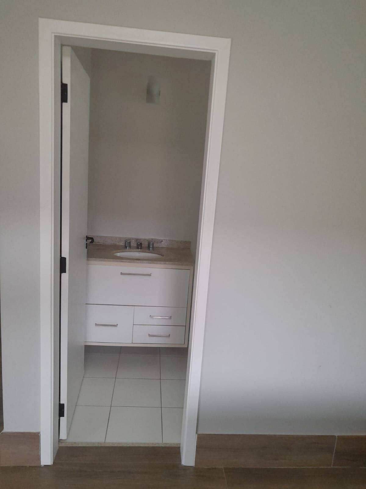 Casa de Condomínio para alugar com 4 quartos, 200m² - Foto 18