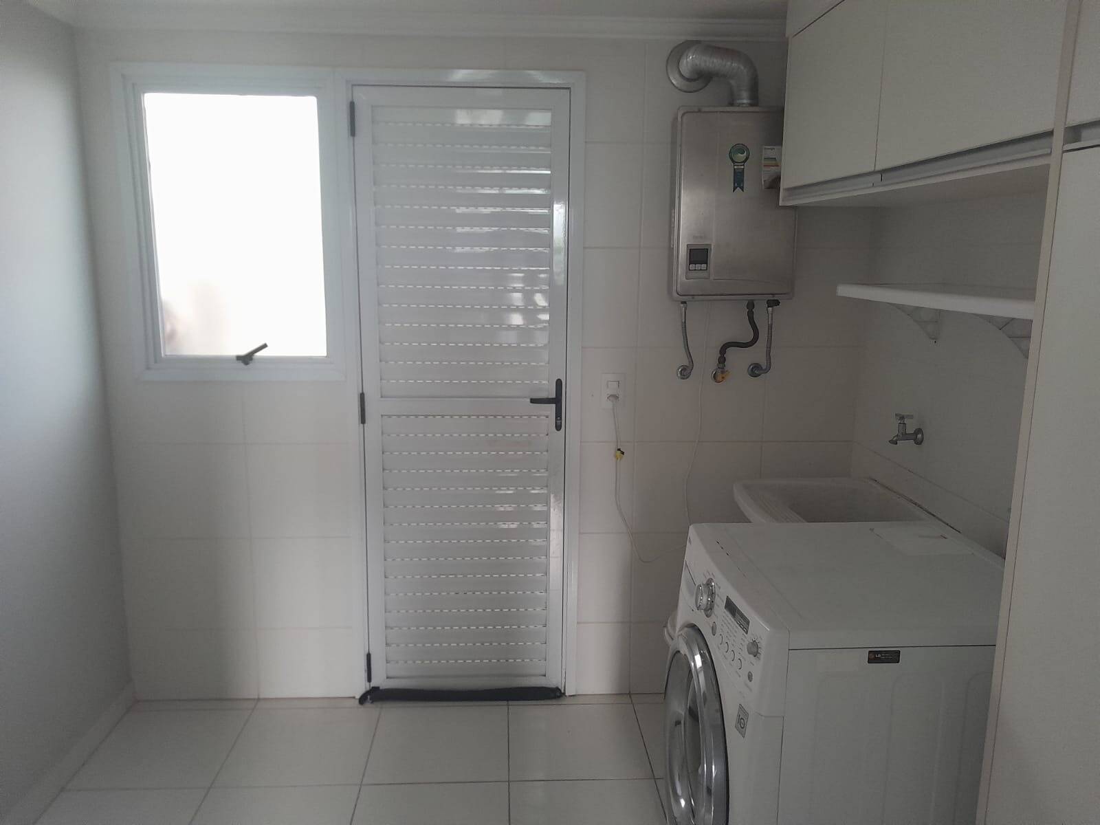 Casa de Condomínio para alugar com 4 quartos, 200m² - Foto 19