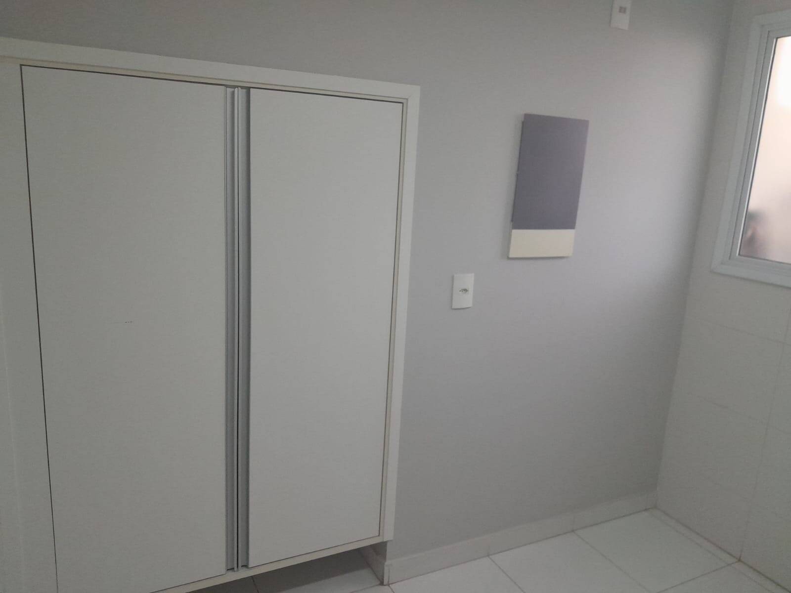 Casa de Condomínio para alugar com 4 quartos, 200m² - Foto 31