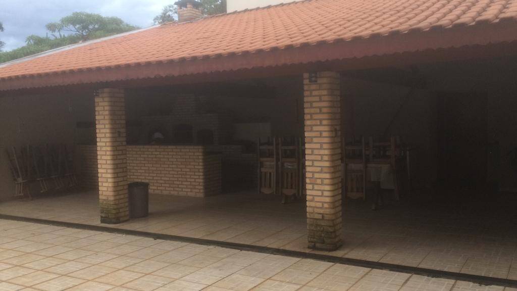 Casa para alugar com 4 quartos, 537m² - Foto 14