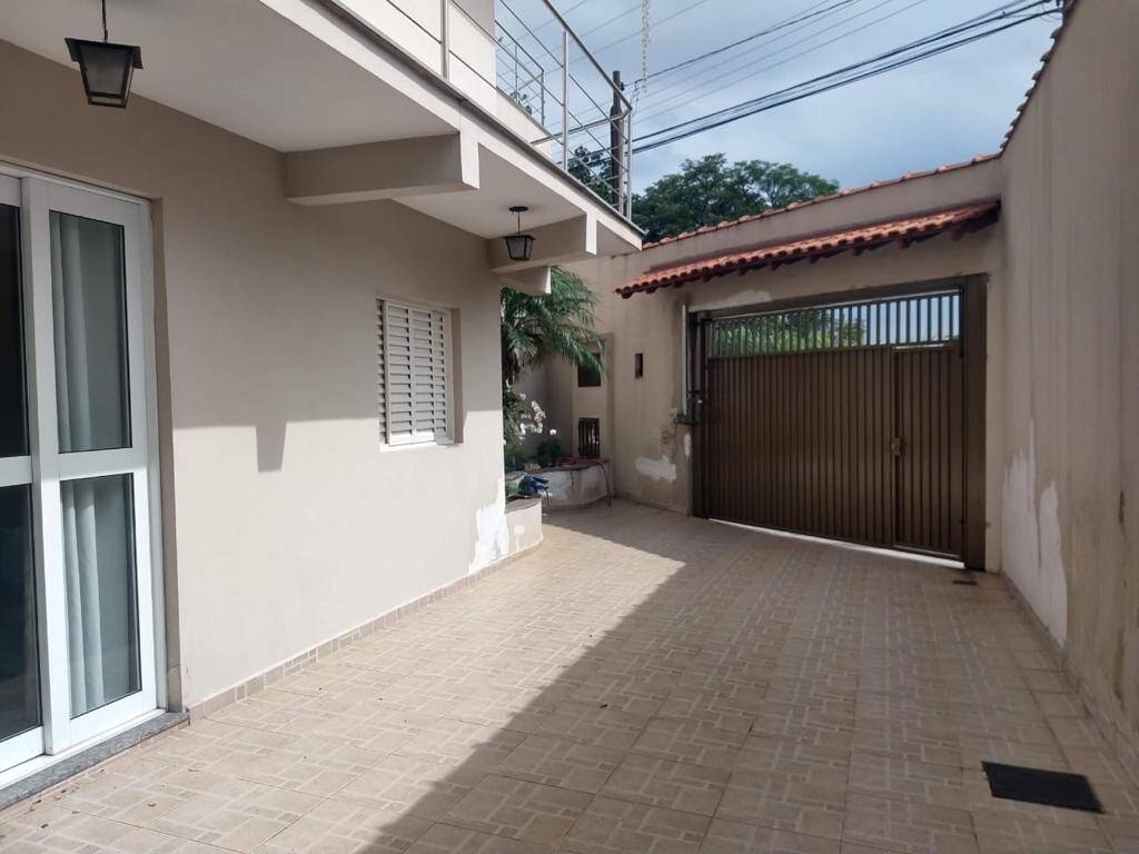 Casa para alugar com 4 quartos, 537m² - Foto 11