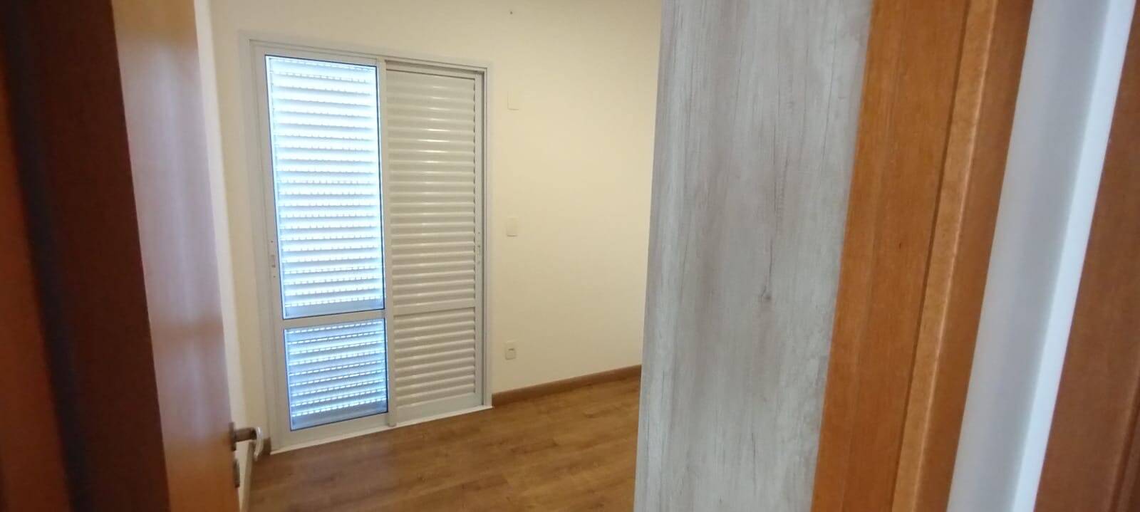 Apartamento para alugar com 3 quartos, 110m² - Foto 2