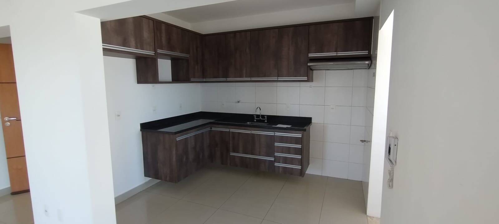 Apartamento para alugar com 3 quartos, 110m² - Foto 3