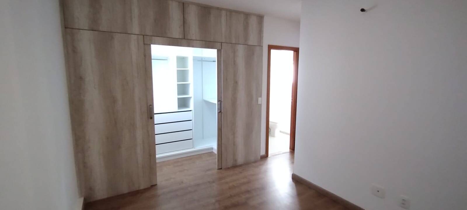 Apartamento para alugar com 3 quartos, 110m² - Foto 12