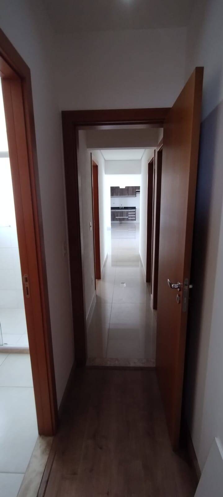 Apartamento para alugar com 3 quartos, 110m² - Foto 17