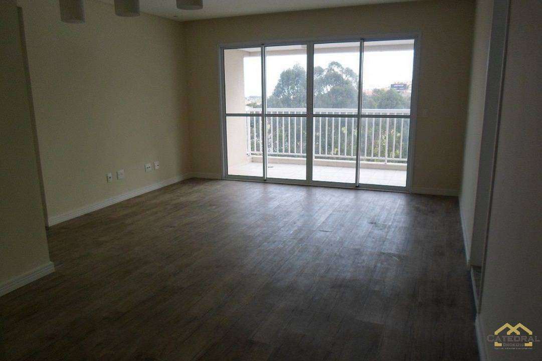 Apartamento à venda com 3 quartos, 111m² - Foto 1