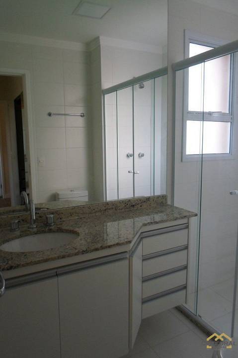 Apartamento à venda com 3 quartos, 111m² - Foto 4