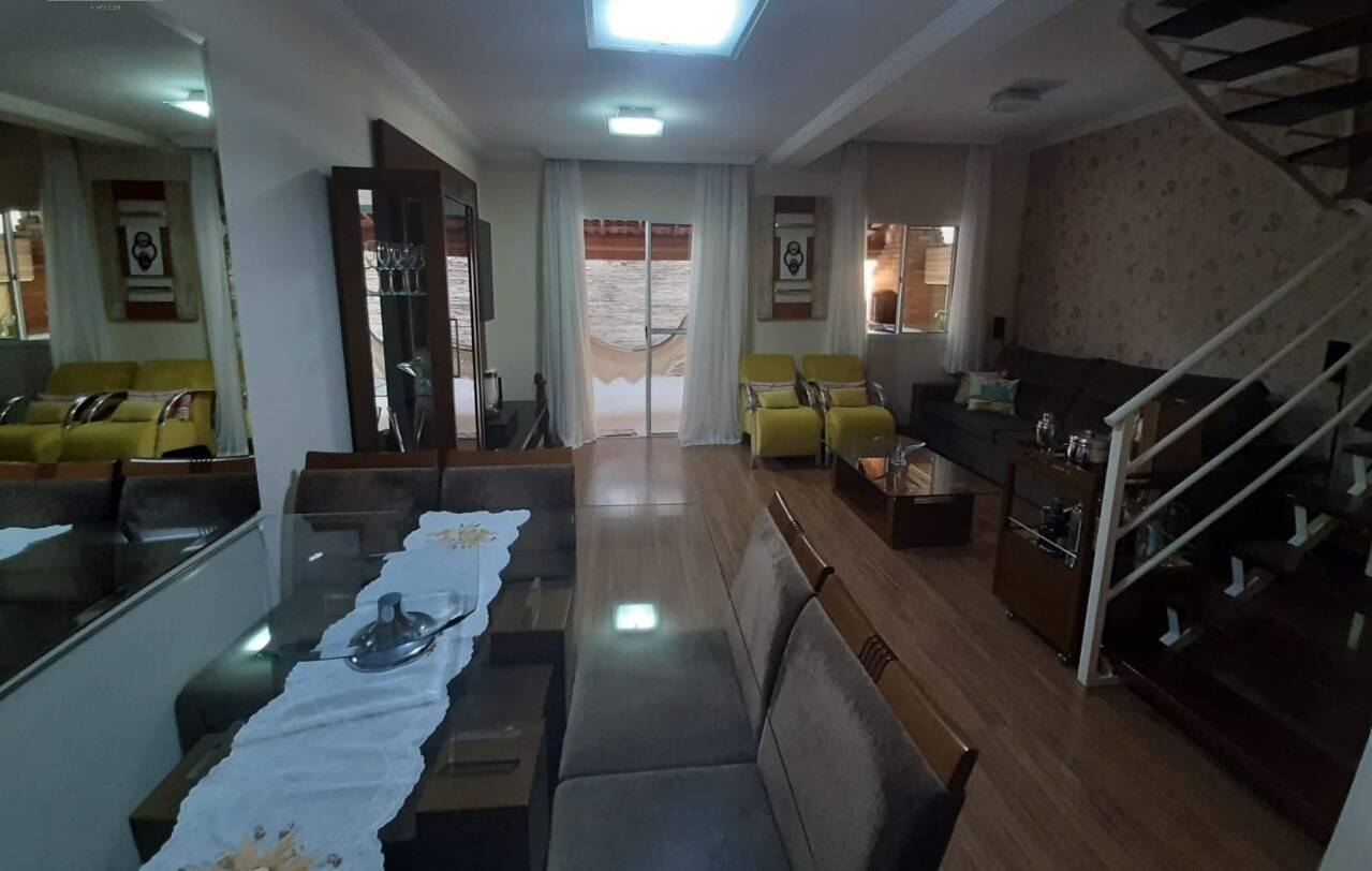 Casa de Condomínio para alugar com 3 quartos, 125m² - Foto 1