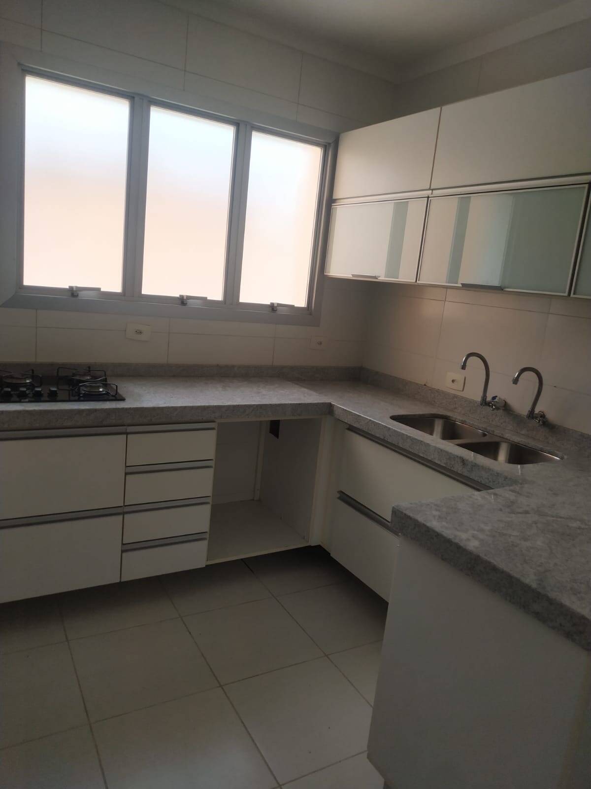 Apartamento à venda com 3 quartos, 155m² - Foto 13