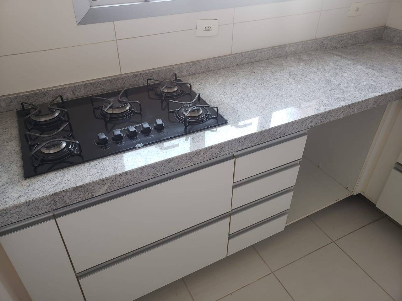 Apartamento à venda com 3 quartos, 155m² - Foto 1