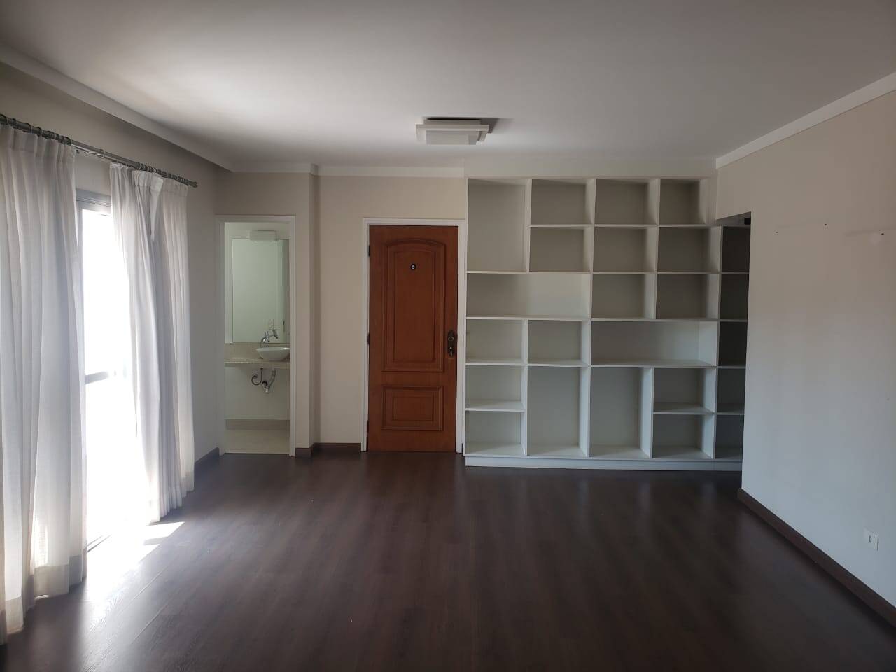 Apartamento à venda com 3 quartos, 155m² - Foto 3