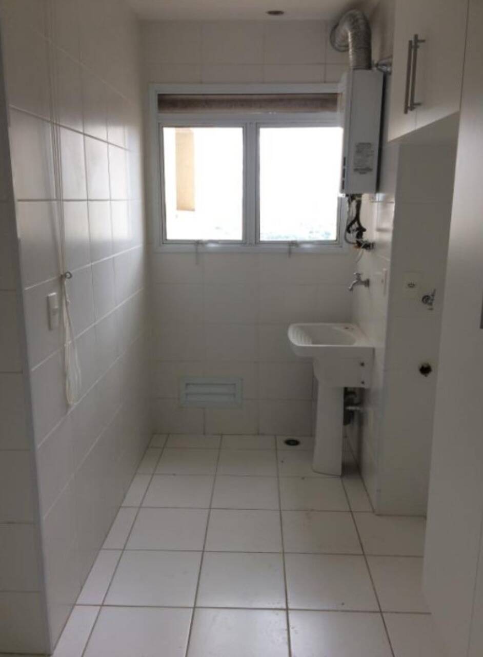 Apartamento para alugar com 3 quartos, 111m² - Foto 8