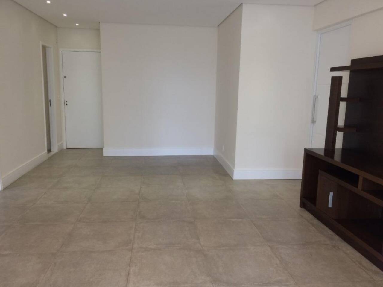 Apartamento para alugar com 3 quartos, 111m² - Foto 14