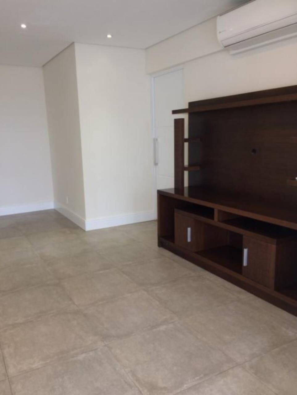 Apartamento para alugar com 3 quartos, 111m² - Foto 15