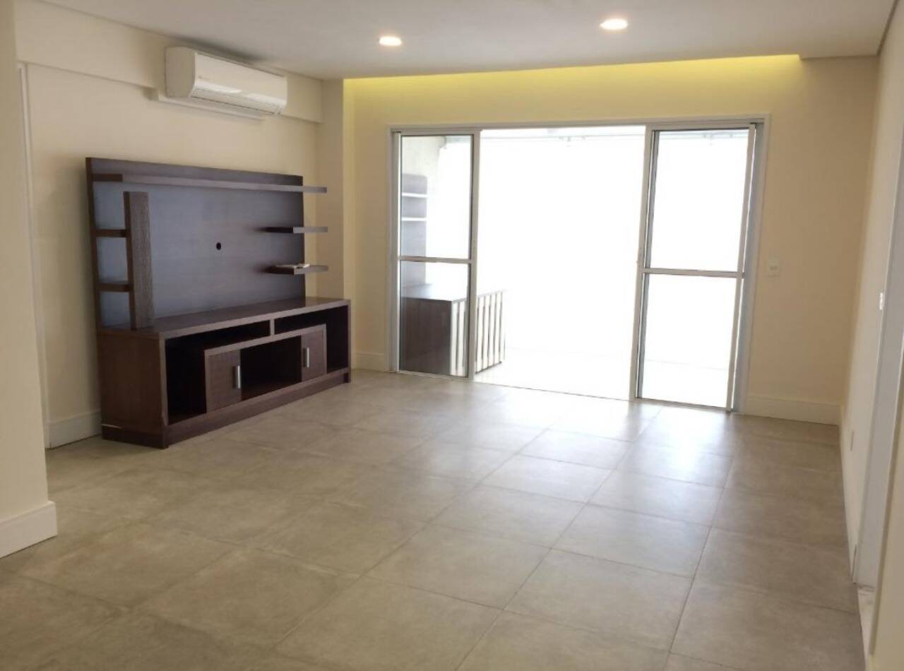 Apartamento para alugar com 3 quartos, 111m² - Foto 18