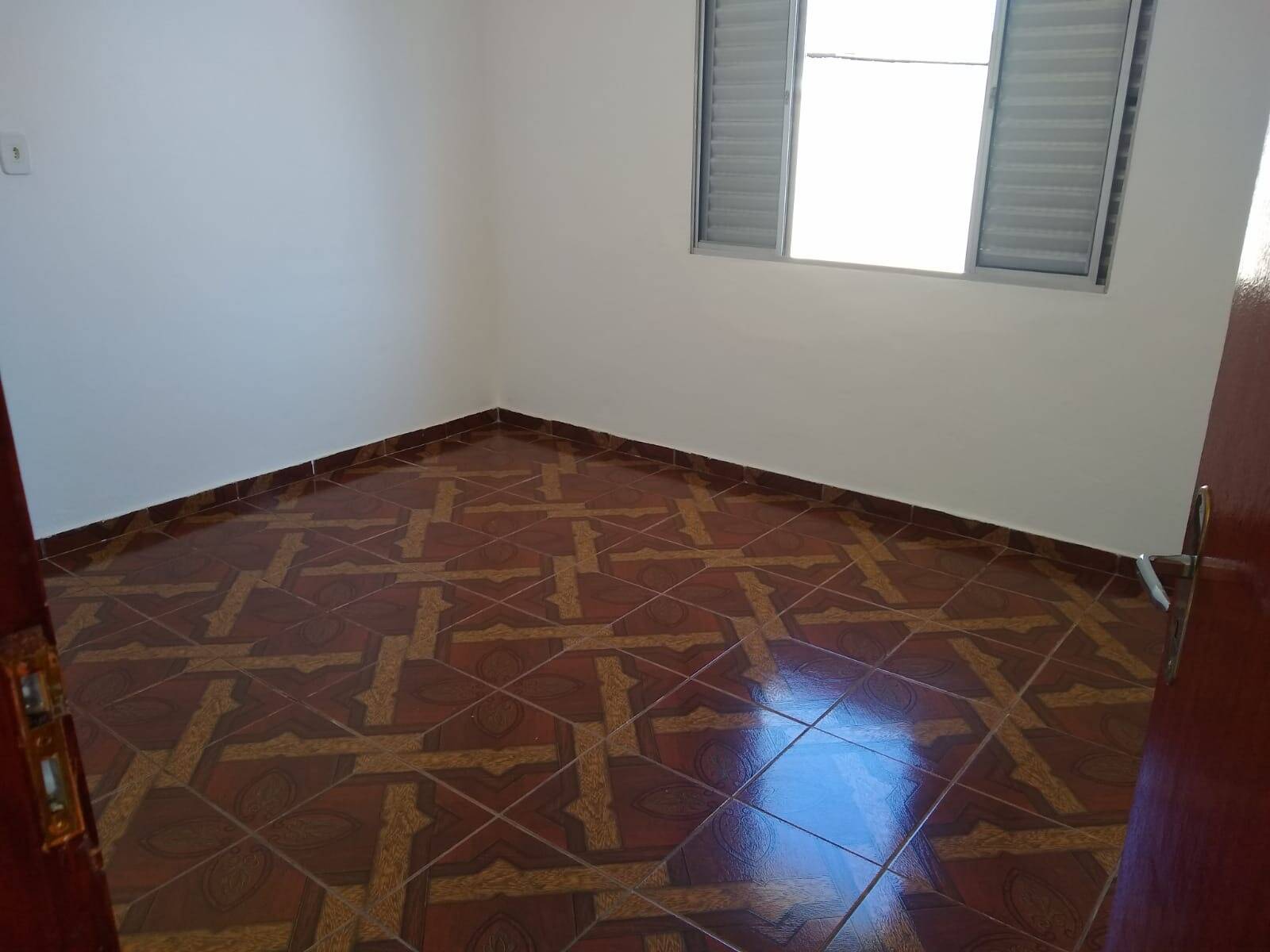 Casa para alugar com 2 quartos, 315m² - Foto 2