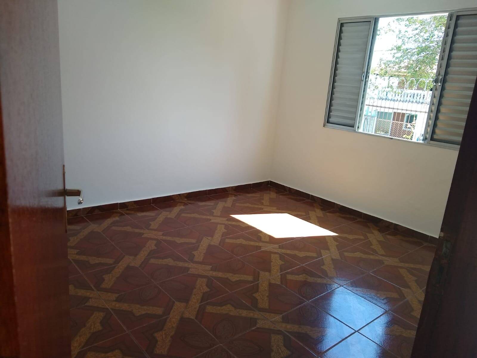 Casa para alugar com 2 quartos, 315m² - Foto 14