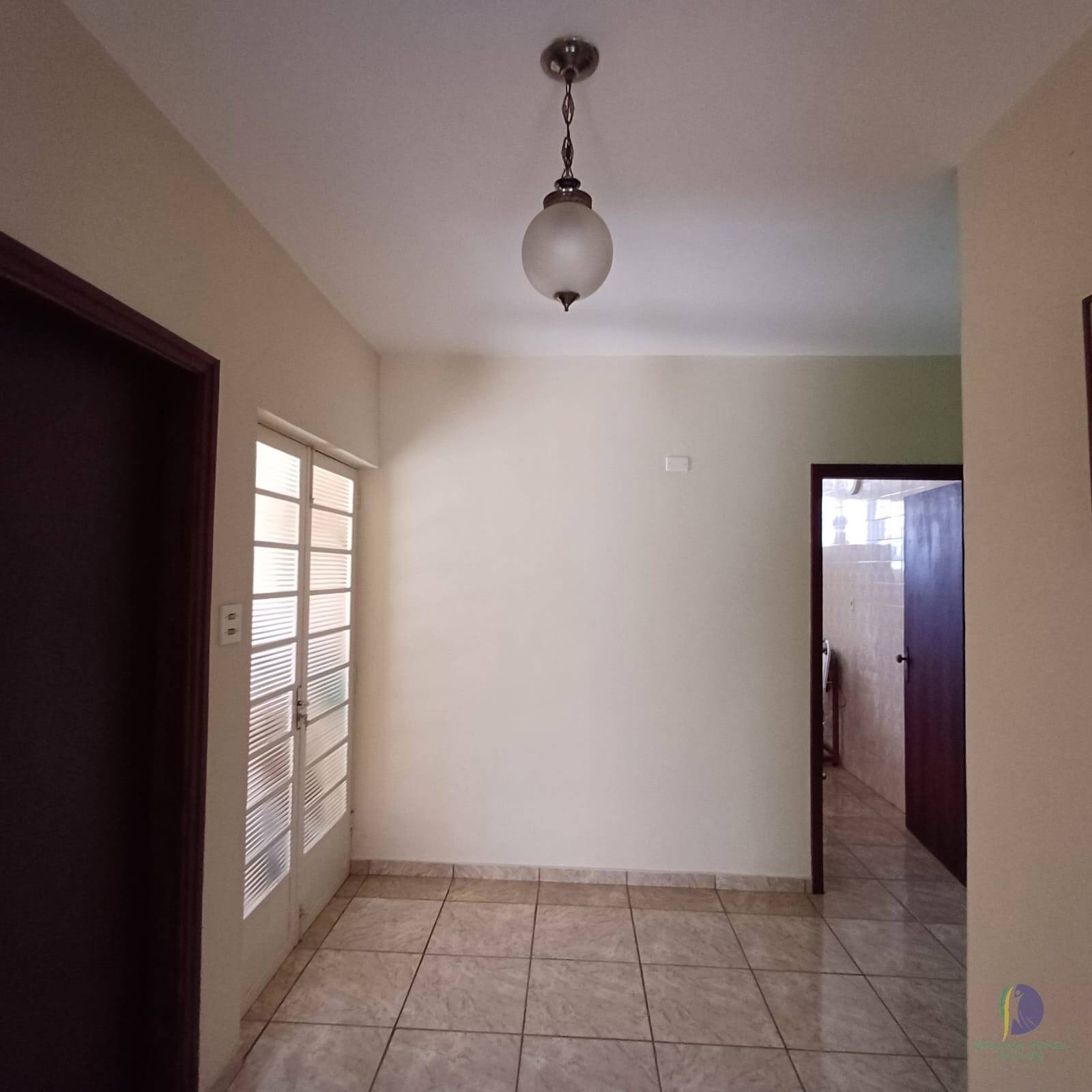 Casa à venda com 3 quartos, 324m² - Foto 7