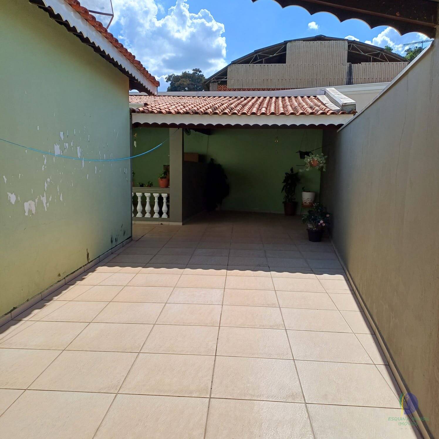 Casa à venda com 3 quartos, 324m² - Foto 11