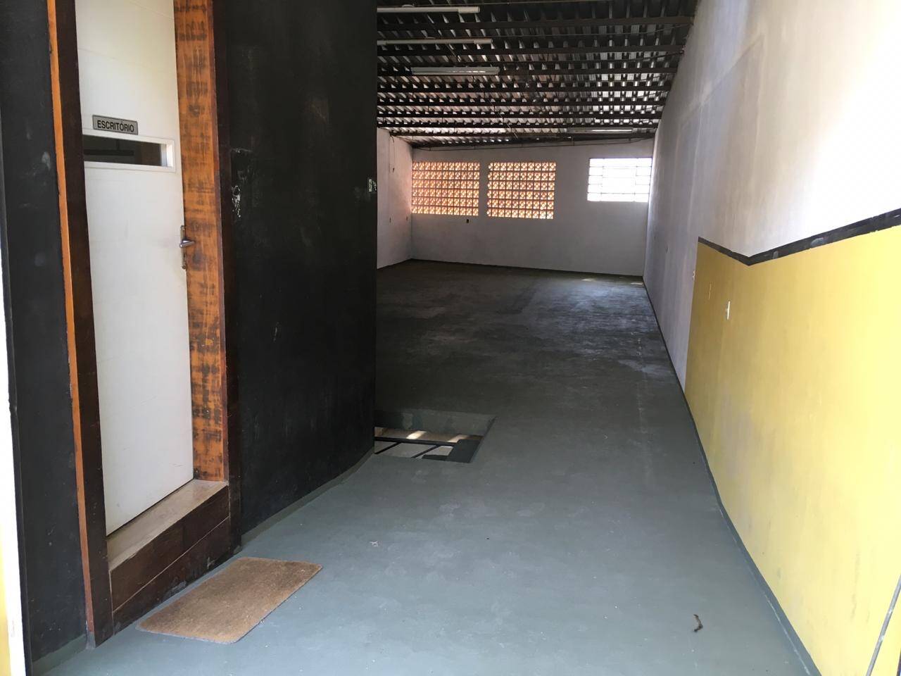 Loja-Salão para alugar, 232m² - Foto 2