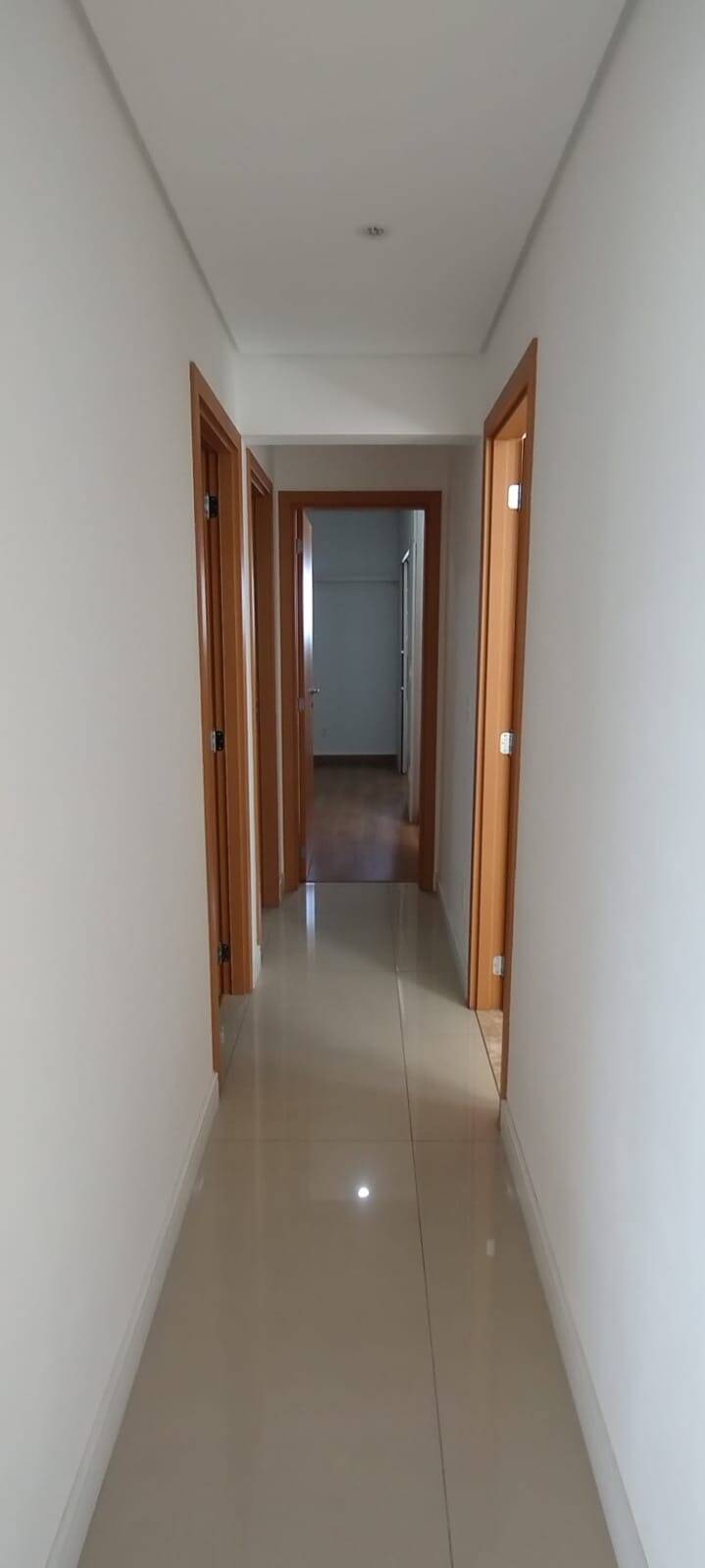 Apartamento para alugar com 3 quartos, 101m² - Foto 3